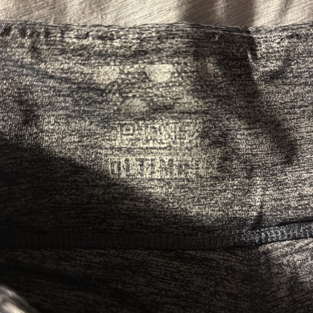 Women's Gray Pink 1/4 length leggings - Picture 2 of 2